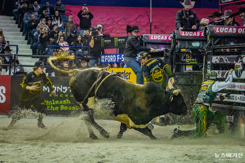 Young Star, Swearingen Wins PBR Chicago Invitational News Magazine